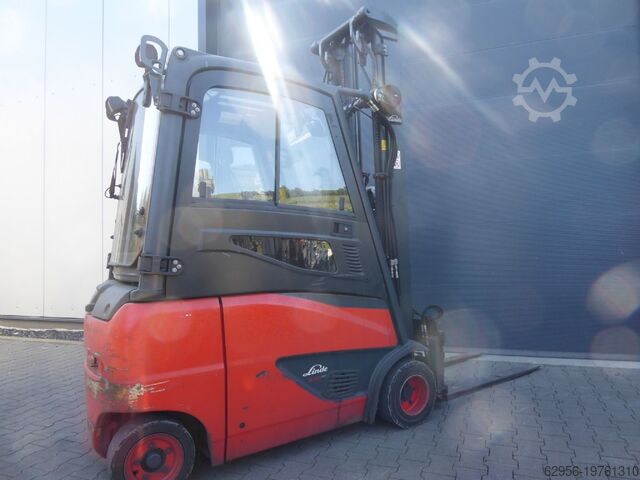Elektro 4 Rad-Stapler Linde E20PH-02