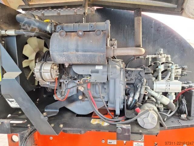 Telescopic boom lift JLG 460SJ