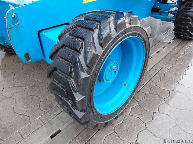 Telescopic boom lift Genie S-65
