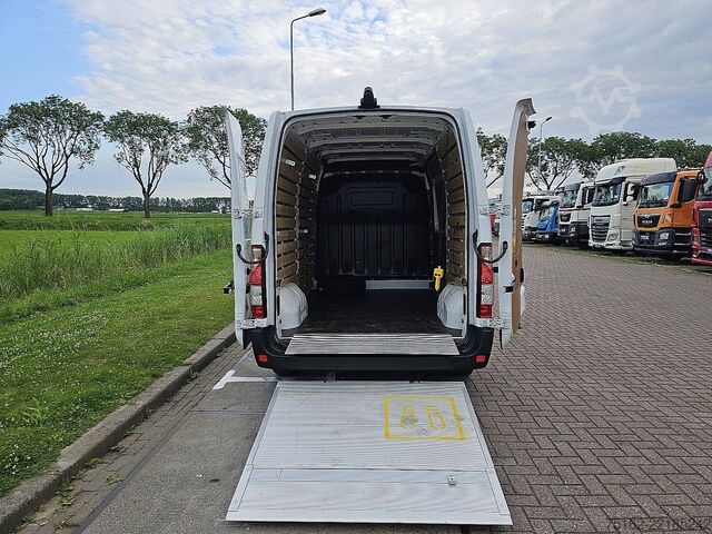 High-roof van RENAULT MASTER 2.3 L2H2 Laadklep Euro6!