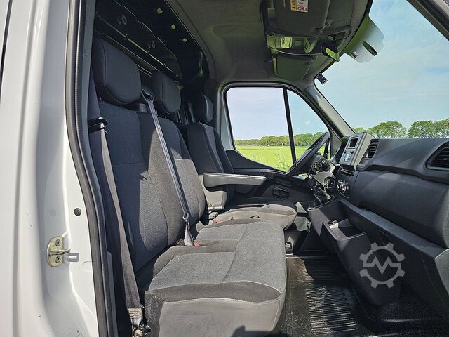 High-roof van NISSAN NV 400 DCI 135 L3H2