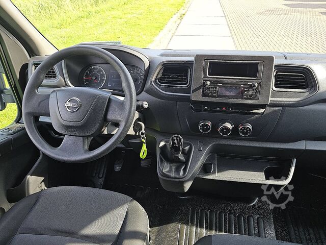 High-roof van NISSAN NV 400 DCI 135 L3H2