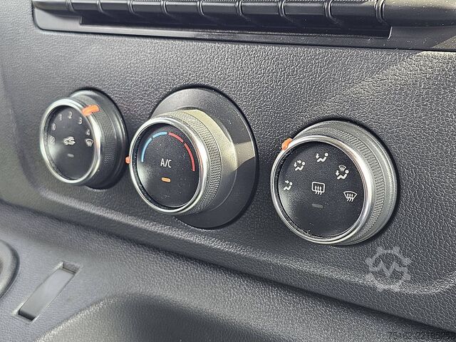 High-roof van NISSAN NV 400 DCI 135 L3H2