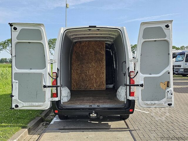 High-roof van NISSAN NV 400 DCI 135 L3H2