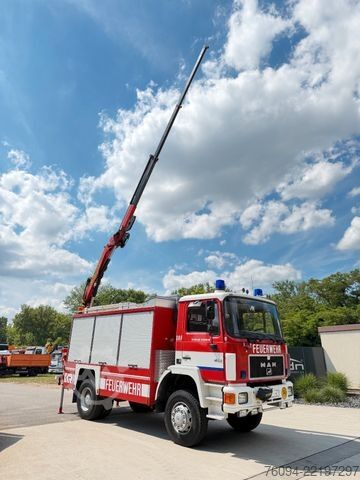 LKW mit Kofferaufbau MAN 17.232 4x4 KRAN SEILWINDE Kran und LKW