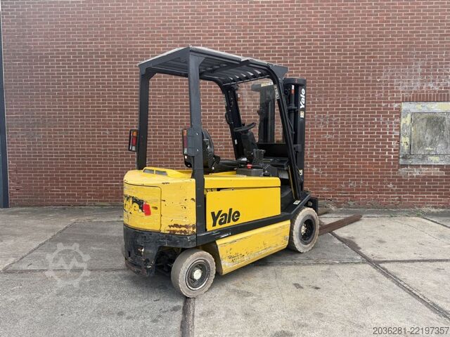 Electric 4-wheel forklift Yale ERP30ALF E2145