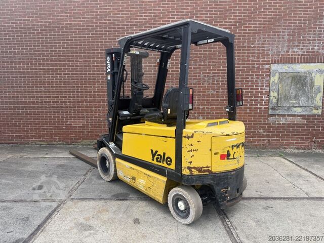 Electric 4-wheel forklift Yale ERP30ALF E2145