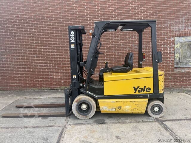Electric 4-wheel forklift Yale ERP30ALF E2145