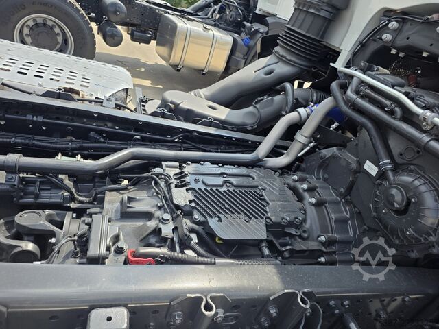 Truck chassis iveco 380X54