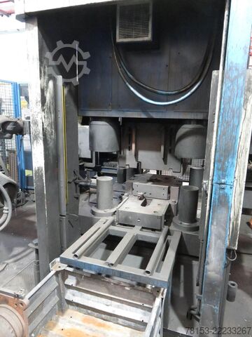 Hydraulic Injection Molding Press Cavenaghi Ridolfi 8000 KN-2E