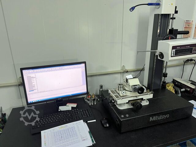 Contour measuring device Mitutoyo Contracer CV-2100M4