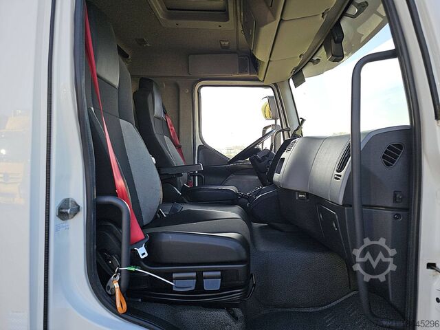 Suitcase RENAULT D 220 AIRCO LIFT SIDE DOOR