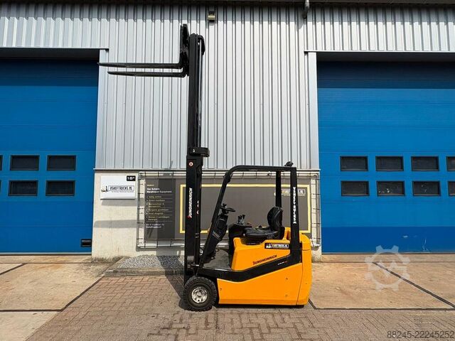 Elektrischer Gabelstapler Jungheinrich mit 3500 mm Hubhöhe JUNGHEINRICH EFG-DF-15