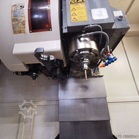 3 axis vertical machining center AKIRA SEIKI V2.5XP