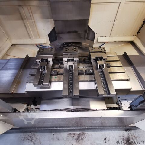 3 axis vertical machining center AKIRA SEIKI V2.5XP
