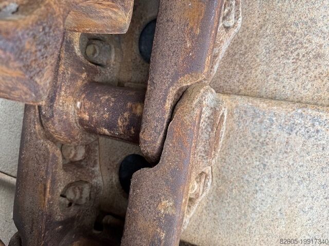 Crawler excavator Caterpillar 374 F L