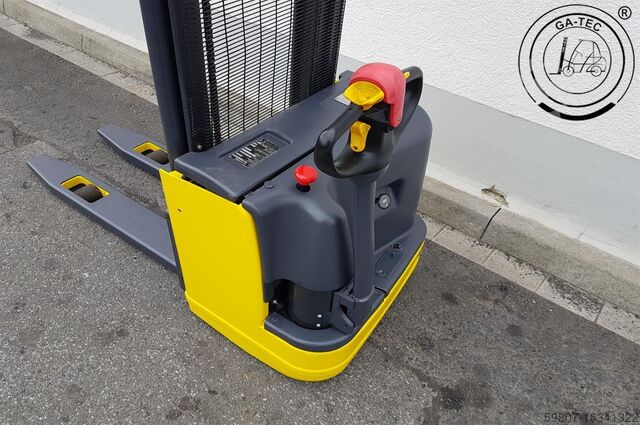 Pallet stacker Komatsu MWS10-1R