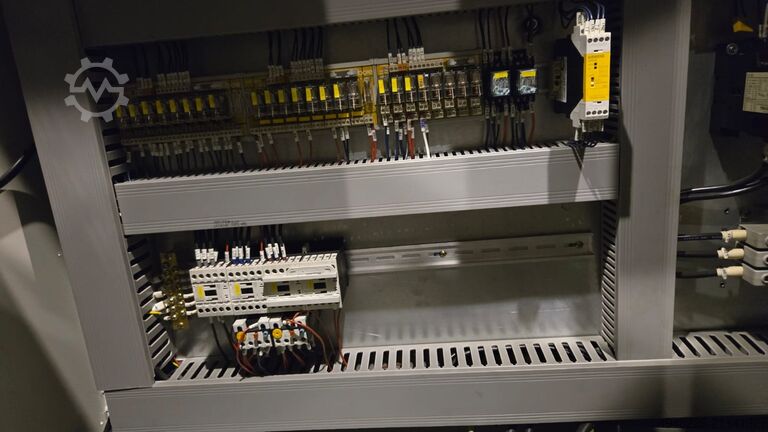 4-Achsen-Vertikal-Bearbeitungszentrum KAAST VF MILL 80