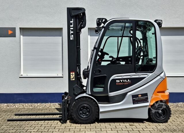 E-forklift truck - 4th valve - battery 96% STILL RX 60-25/600
