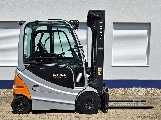 E-forklift truck - 4th valve - battery 96% STILL RX 60-25/600