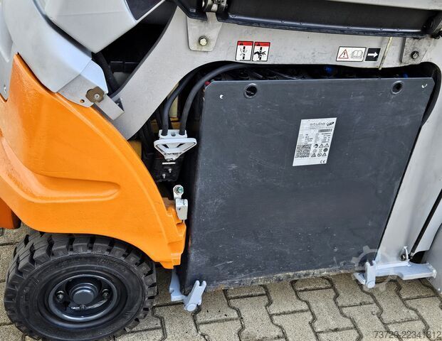 E-forklift truck - 4th valve - battery 96% STILL RX 60-25/600