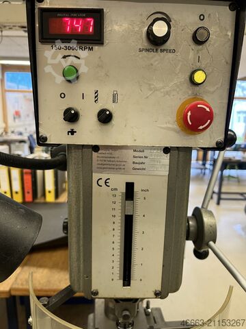 Säulenbohrmaschine + Gewinde Geldmacher DP25