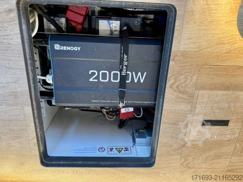 Teilintegriertes Wohnmobil Hymer/Eriba B-Klasse MC T 600 WhiteLine Solar/Wechselrichter