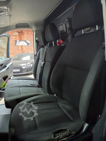Kleinbus MERCEDES-BENZ Vito Kasten 114 Kamera Tempom. Klima PDC+H E6