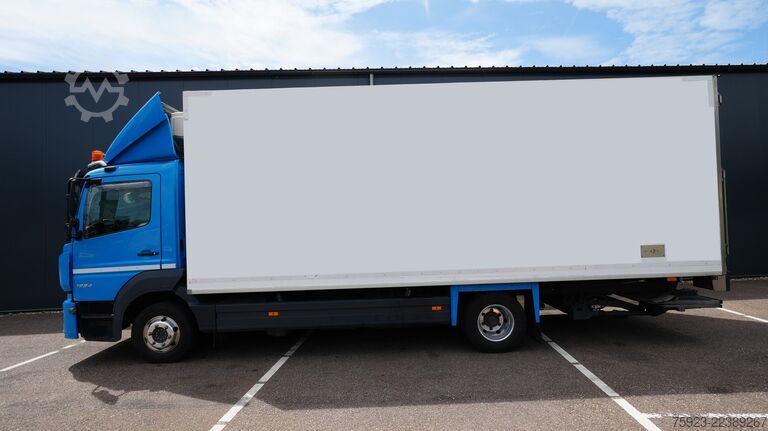 Refrigerated/frozen transport Mercedes-Benz Atego 1224 frigo truck meat hooksystem 409.000km