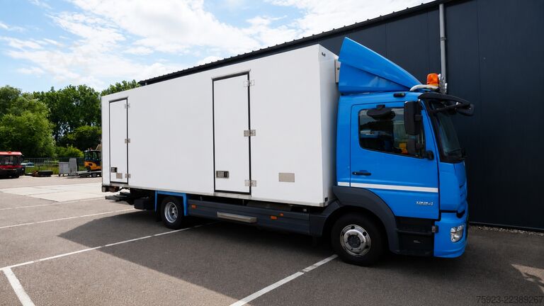 Refrigerated/frozen transport Mercedes-Benz Atego 1224 frigo truck meat hooksystem 409.000km