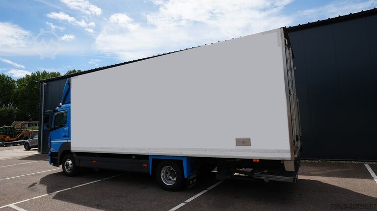 Refrigerated/frozen transport Mercedes-Benz Atego 1224 frigo truck meat hooksystem 409.000km