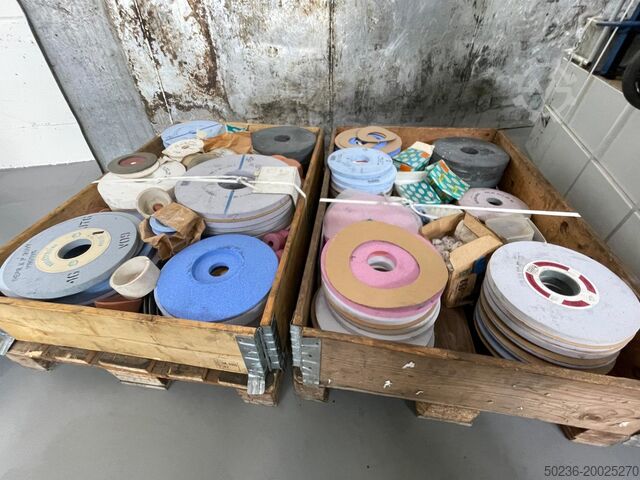 Cylindrical grinding machine ABA URS 1000