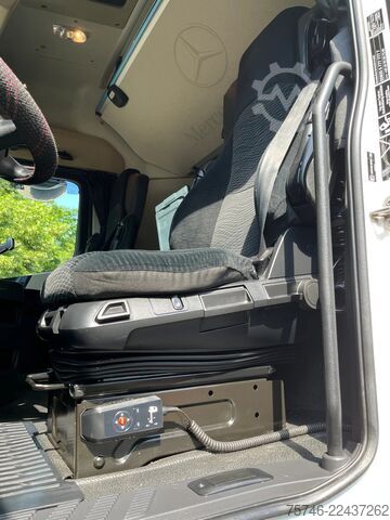 Suitcase Mercedes-Benz Actros 1842 4-ACHS ZUG SCHMITZ KOFFER DURCHLADER