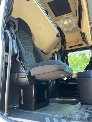 Suitcase Mercedes-Benz Actros 1842 4-ACHS ZUG SCHMITZ KOFFER DURCHLADER