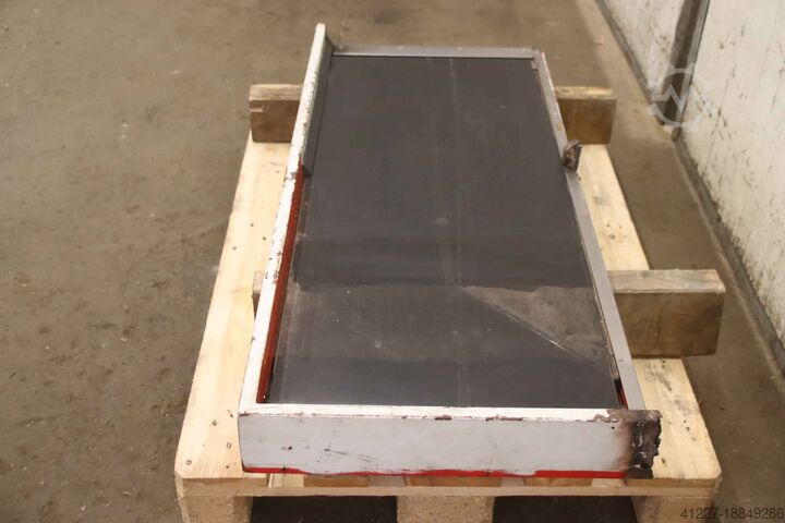 Conveyor belt 9 m/min unbekannt 1135 x 440 mm