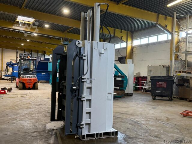 Bale press HSM V-Press 860 Plus