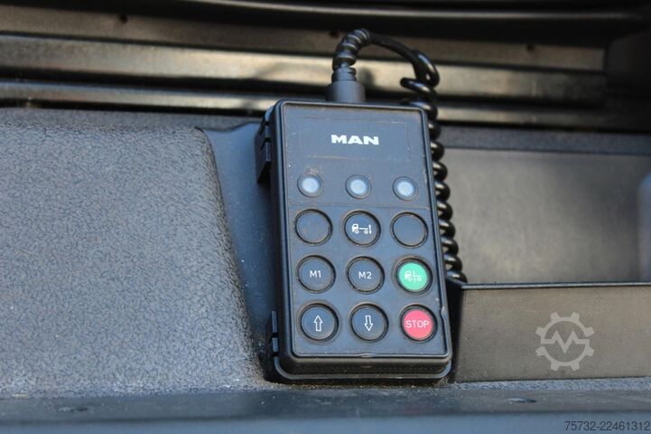Standard tractor unit MAN TGX 18.500 E6 XXL  Retarder Kühlbox Navi 2Tanks