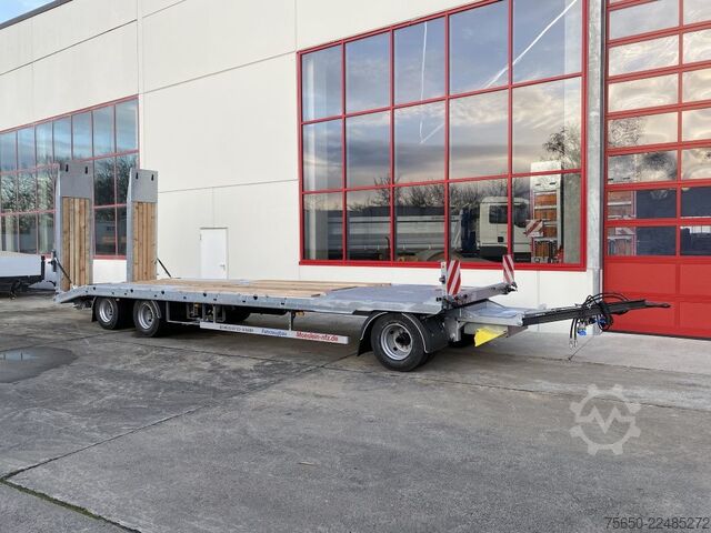 Low loader trailer Möslein T 3-9,20 F Blatt  3 Achs Tieflader mit gerader Ladefläche 9 m, Neufahrzeug