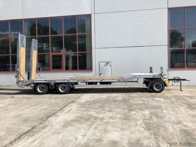 Low loader trailer Möslein T3-6,60 VB F  3 Achs Tieflader- Anhänger, Verbreiterung