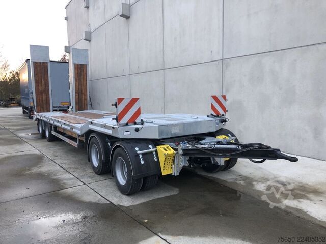 Low loader trailer Möslein T 4 VB H1  neuer 4 Achs Tieflader hydraulischen Rampen