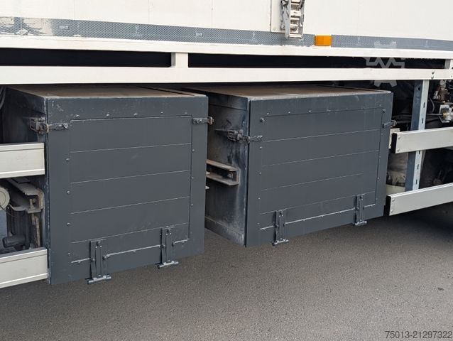 Auflieger mit Walkingfloor  Rollbandwagen mit Walzen und Förderband