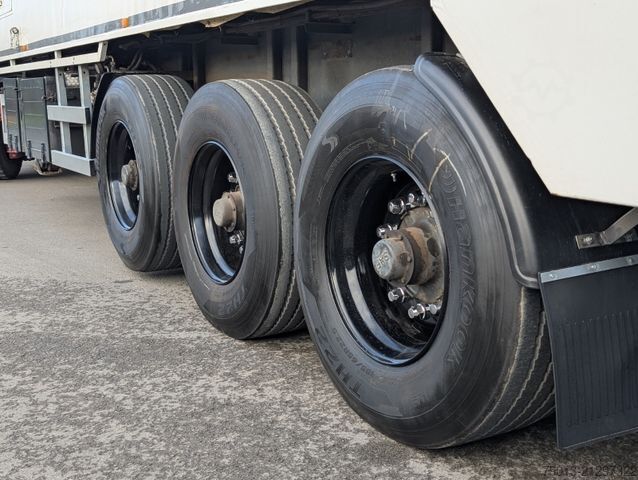 Auflieger mit Walkingfloor  Rollbandwagen mit Walzen und Förderband