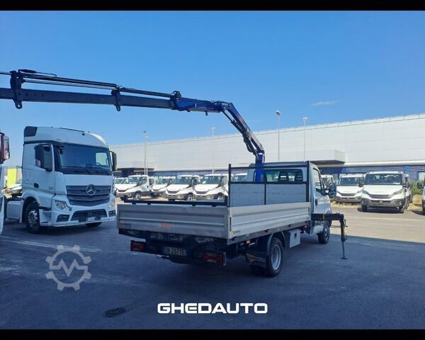 Kleinbus IVECO 35C15 - CASSONE + GRU