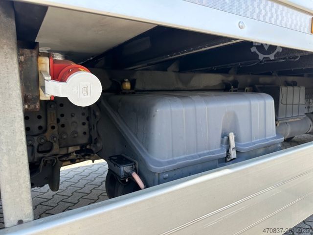 Kühlkoffer-LKW MERCEDES-BENZ Actros 2536 6x2 / Carrier 1250 / LBW / Seitentür