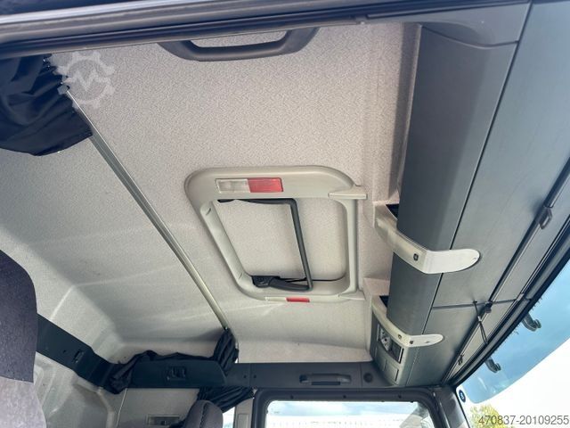 LKW mit Getränkeaufbau MAN TGS 26.440 / Böse / LBW / KompletteZug