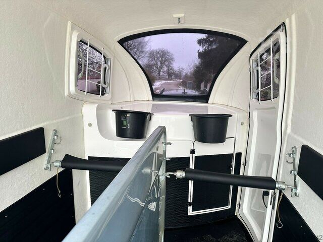 Viehanhänger Humbaur Maximus 2-Pferdeanhänger