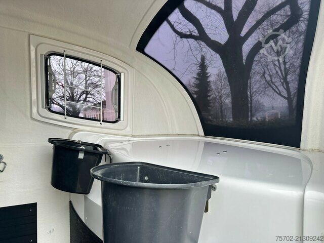 Viehanhänger Humbaur Maximus 2-Pferdeanhänger