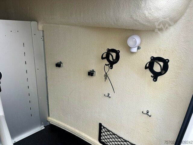 Viehanhänger Humbaur Maximus 2-Pferdeanhänger