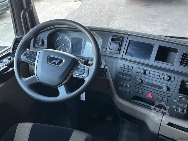 Standard tractor unit MAN TGX 18.510 Kipphydraulik Klima Retarder ACC LED