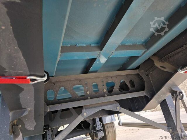 Tipper semitrailer WIELTON ca 49 cbm Getreidekipper Unfall mit Kornschieber